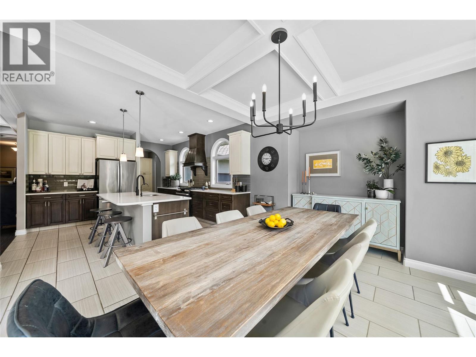 2714 Golf Course Drive - 25