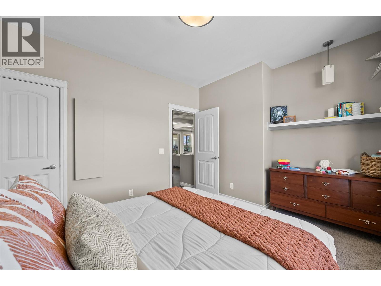 2714 Golf Course Drive - 33