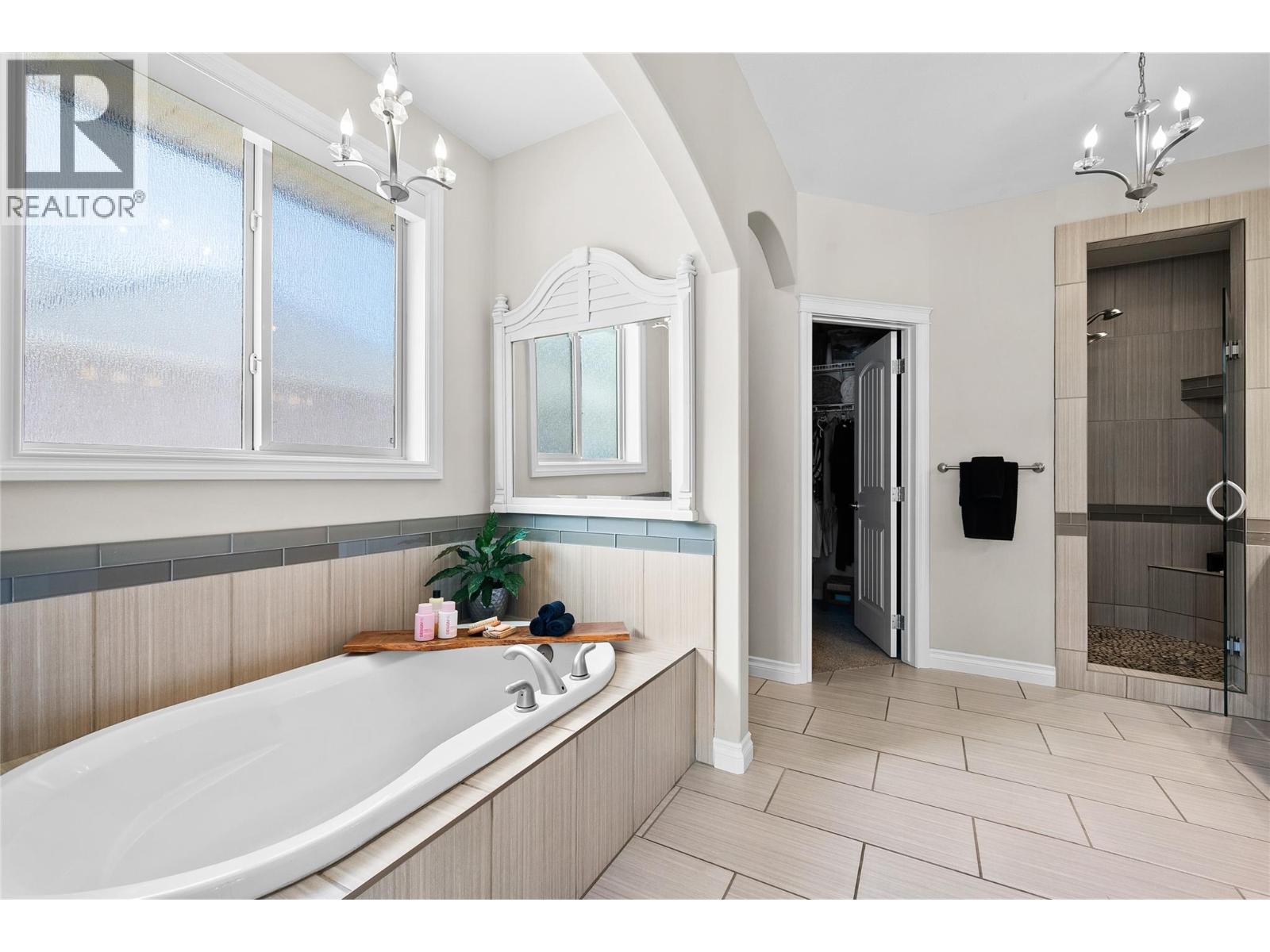 2714 Golf Course Drive - 38