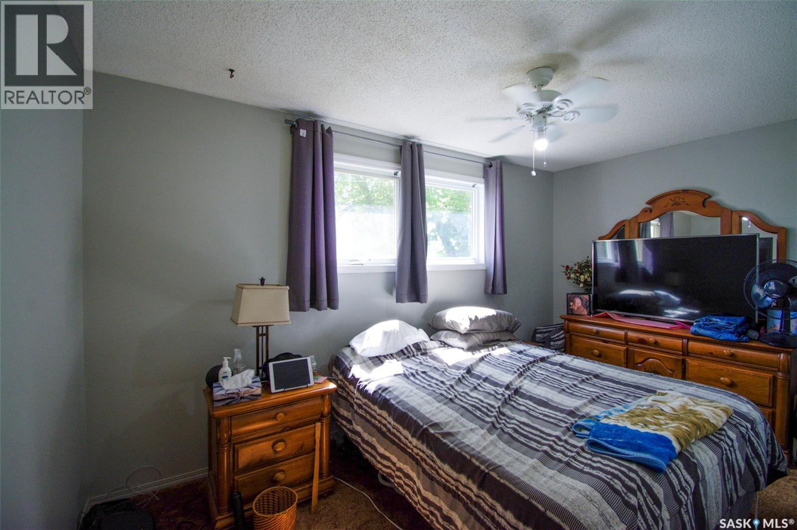219 Nicoll AVENUE — photo 16