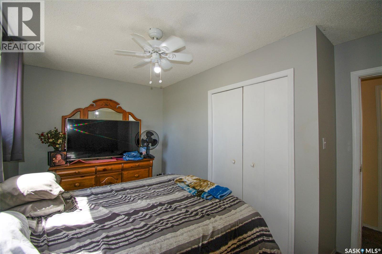 219 Nicoll AVENUE — photo 17