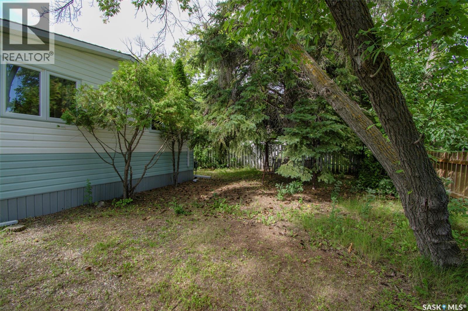 219 Nicoll AVENUE — photo 29