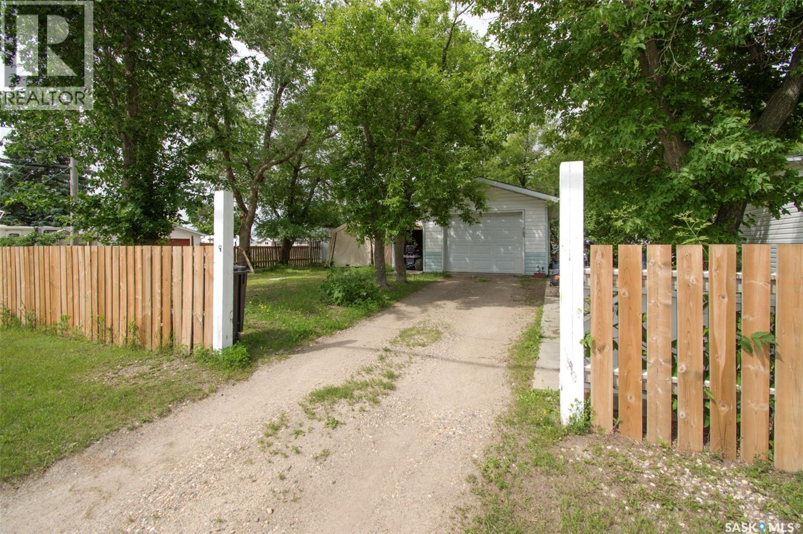 219 Nicoll AVENUE — photo 32
