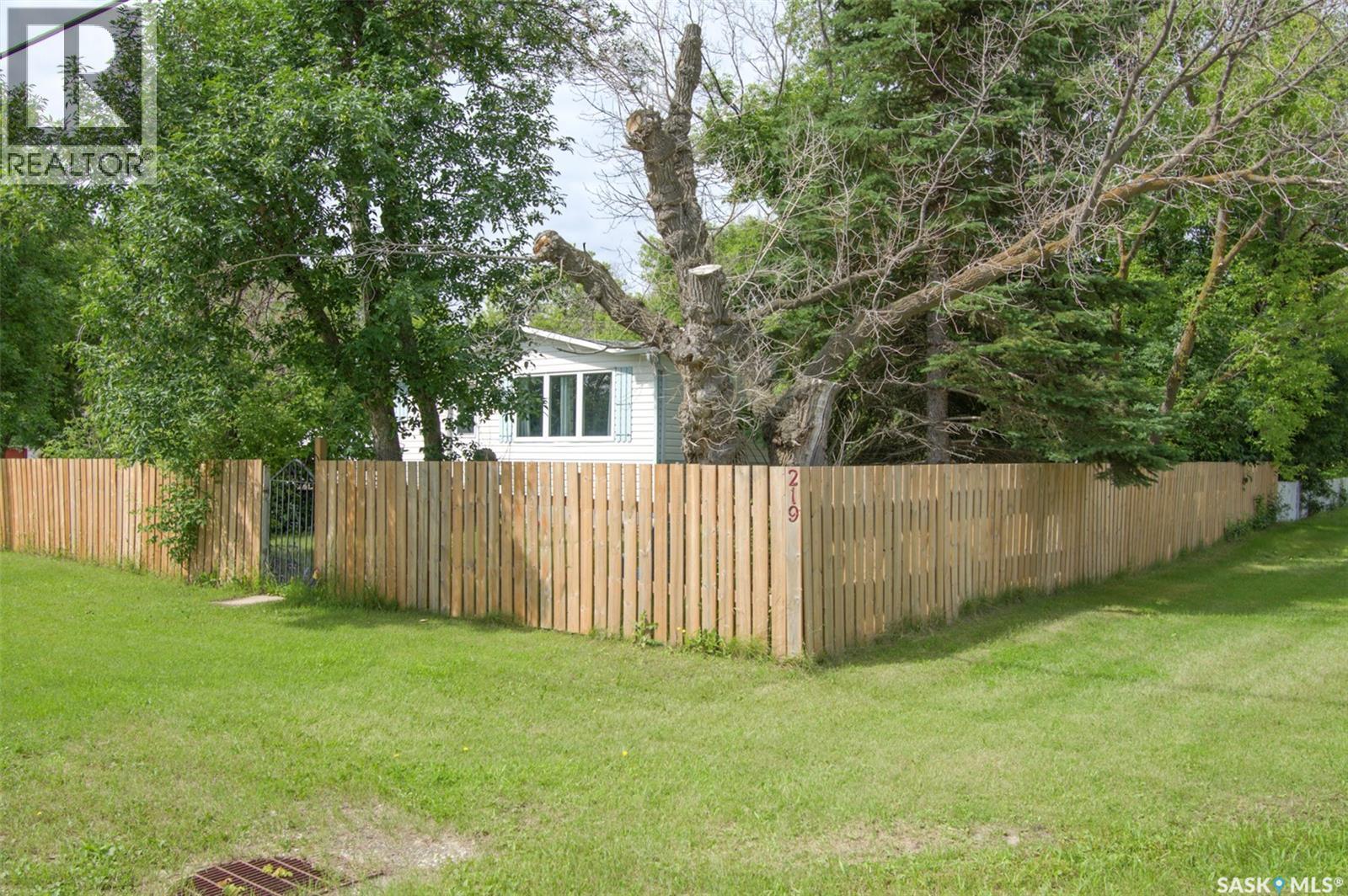 219 Nicoll AVENUE — photo 36