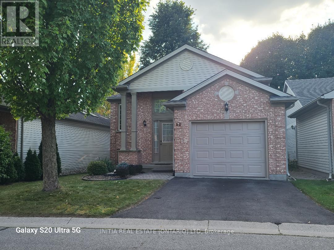 #7 145 NORTH CENTRE ROAD - 1