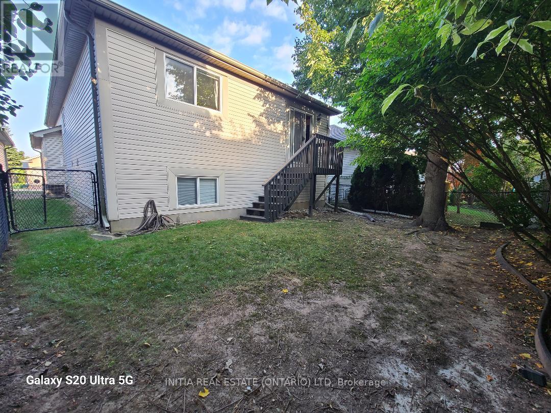 #7 145 NORTH CENTRE ROAD - 21