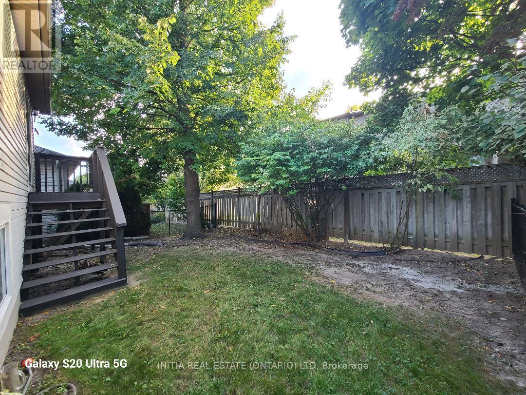 #7 145 NORTH CENTRE ROAD - 22