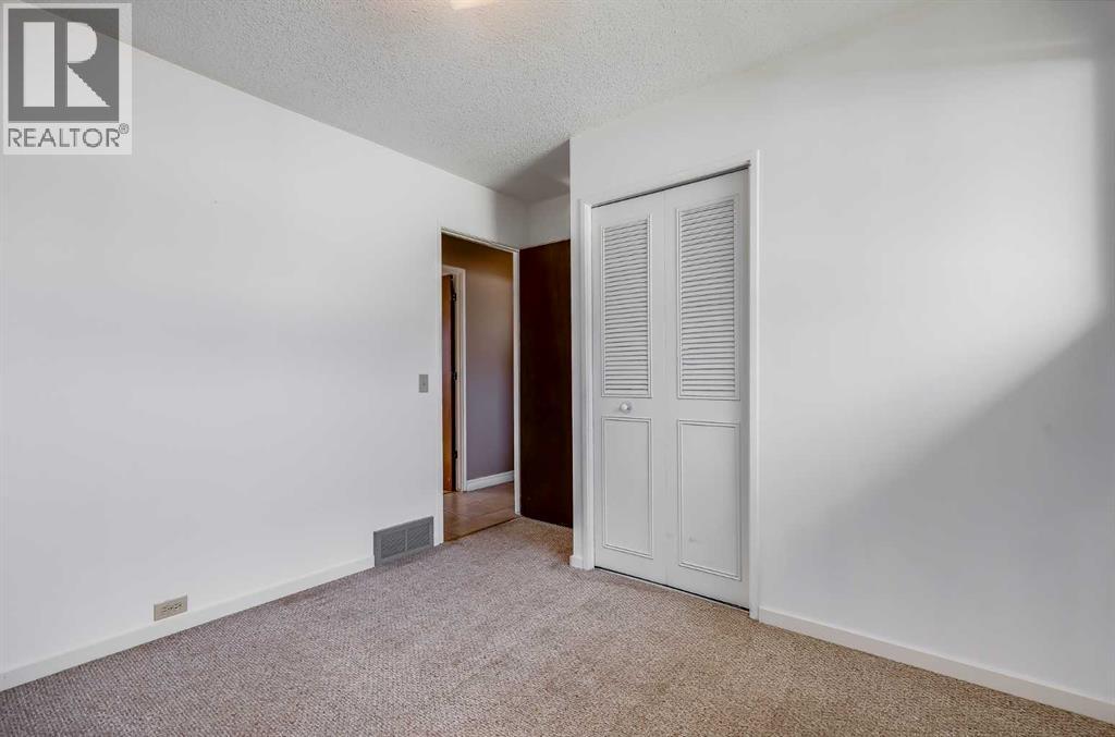 248 Huntcroft Road NE - 15