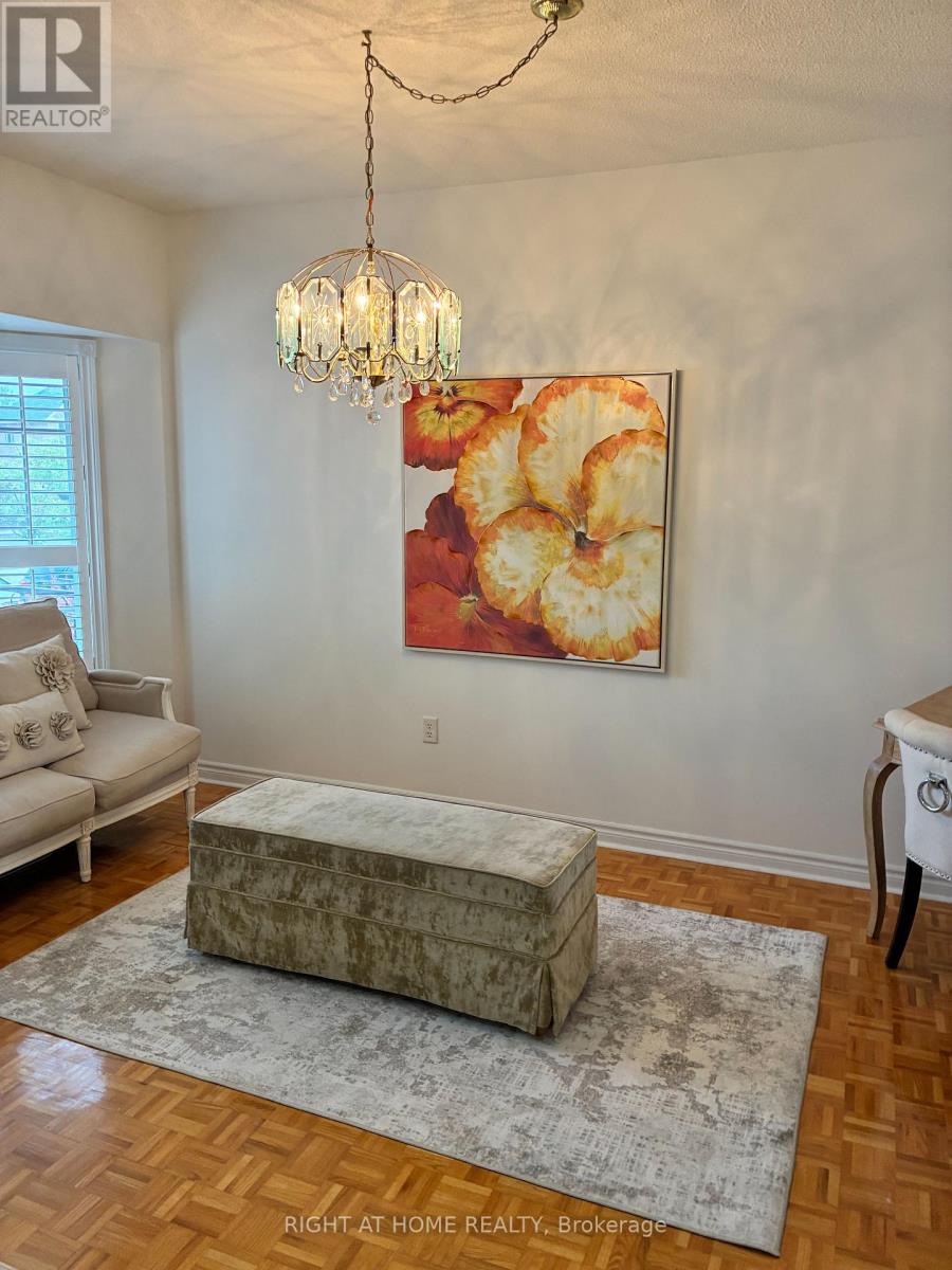 46 WOODHAVEN CRESCENT - 11