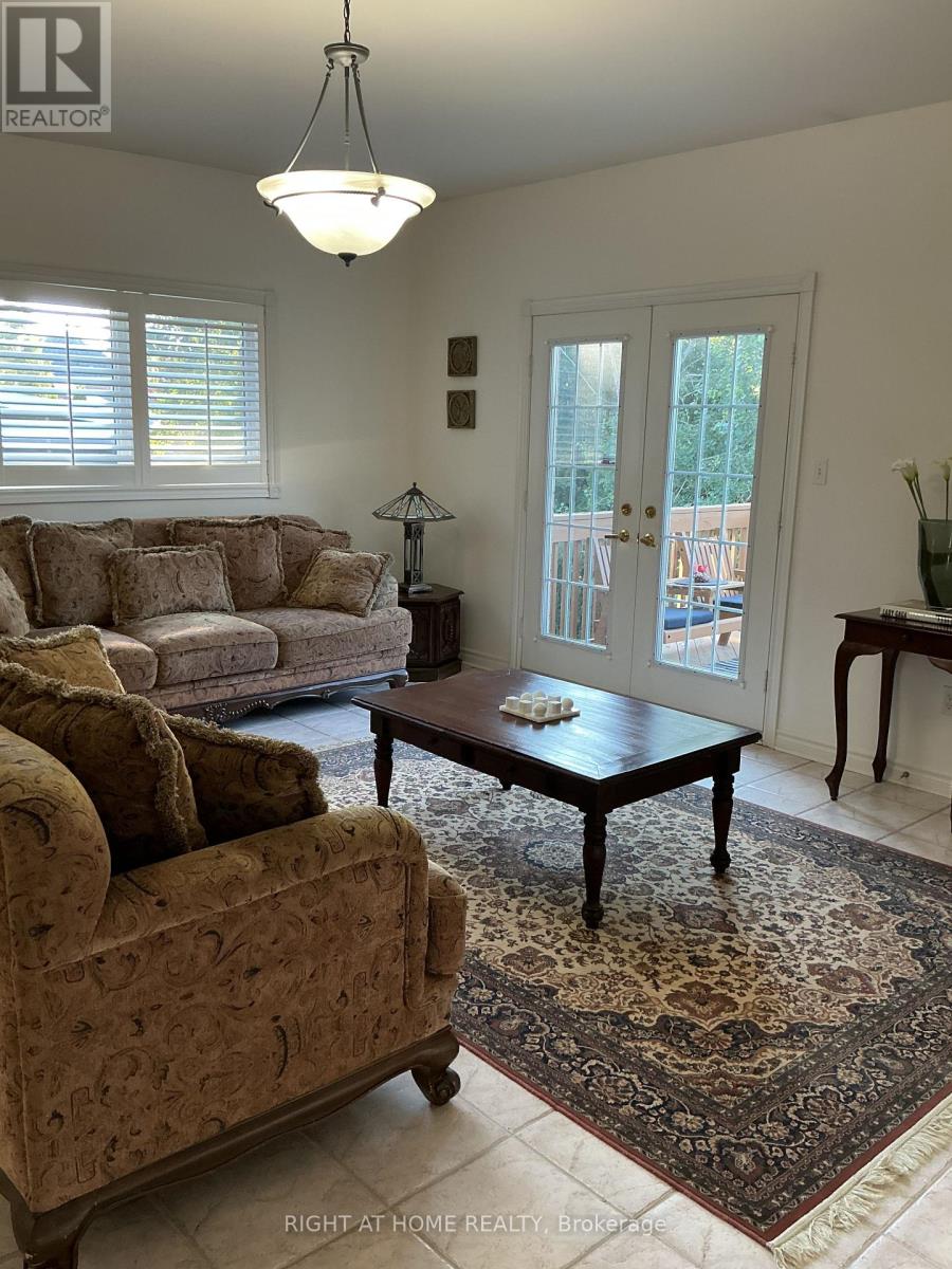 46 WOODHAVEN CRESCENT - 13