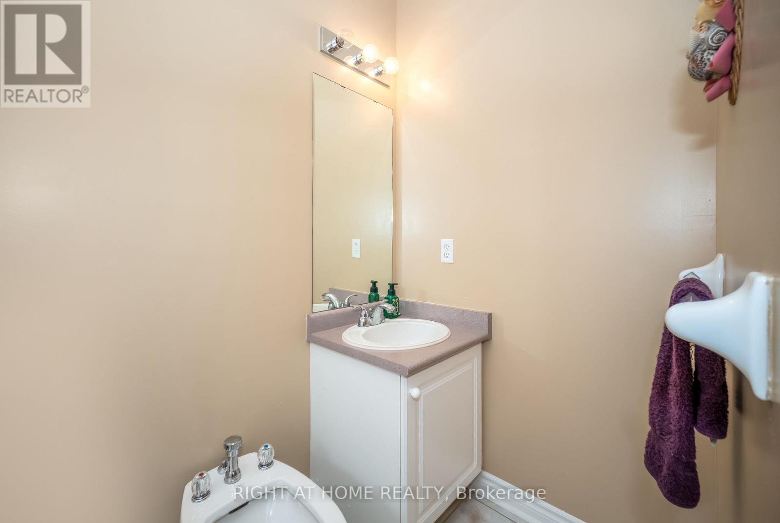 46 WOODHAVEN CRESCENT - 25