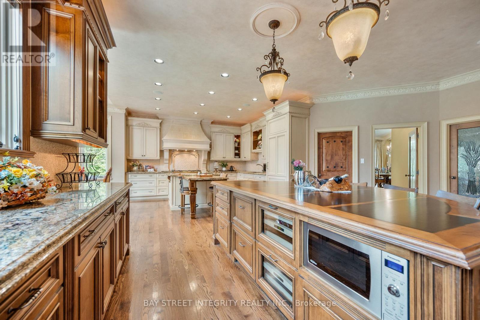 12 ALM COURT - 12