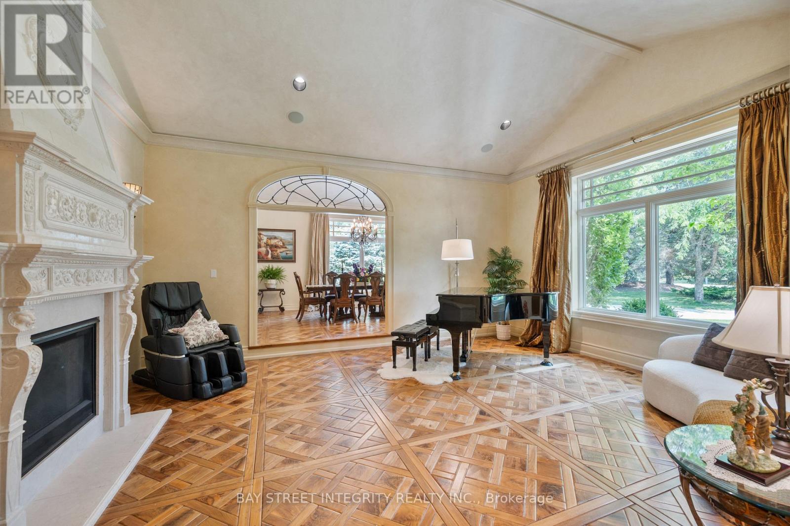 12 ALM COURT - 19