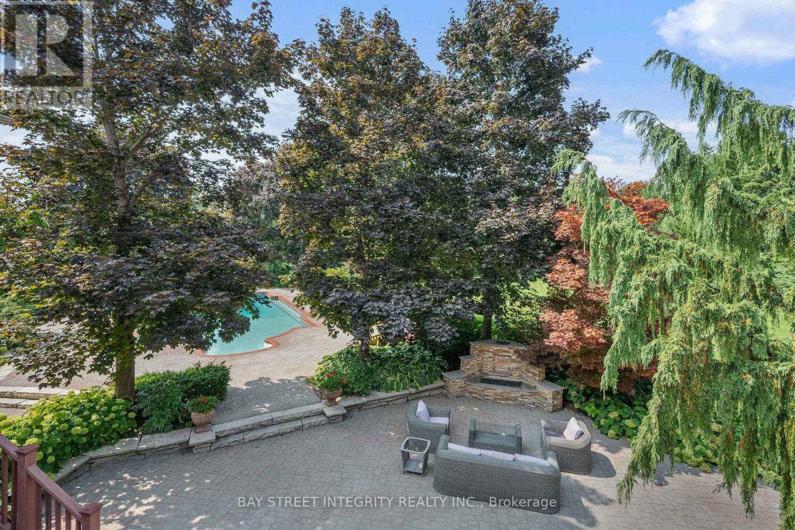 12 ALM COURT - 33