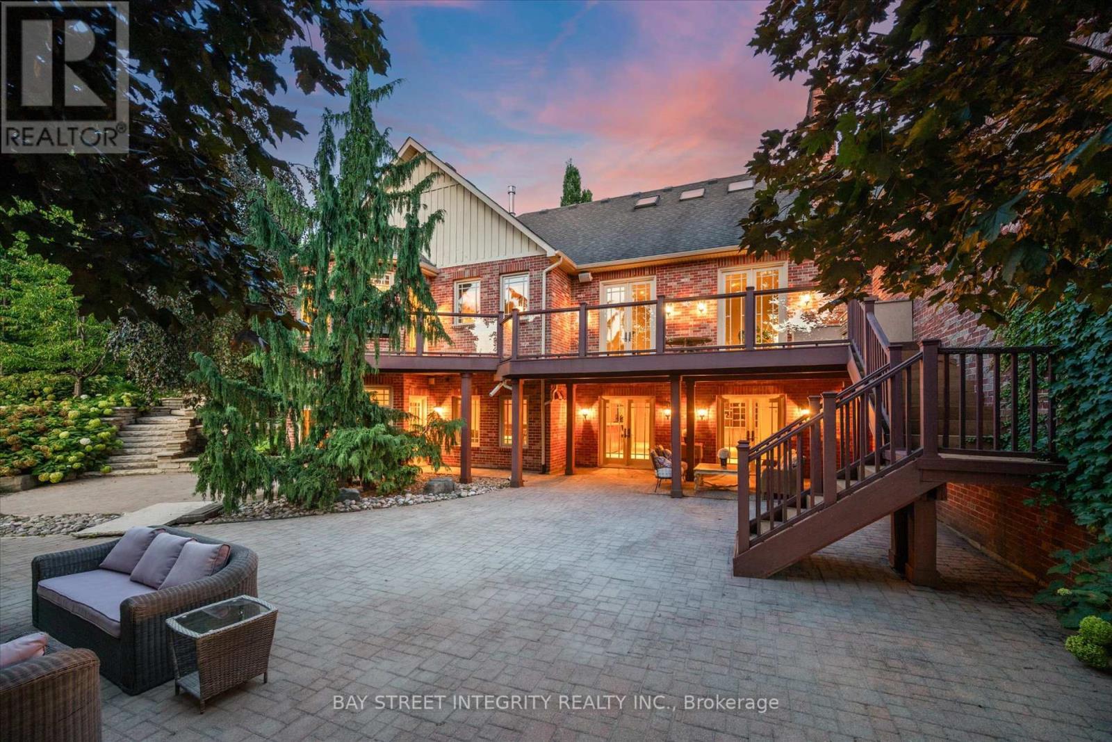 12 ALM COURT - 4