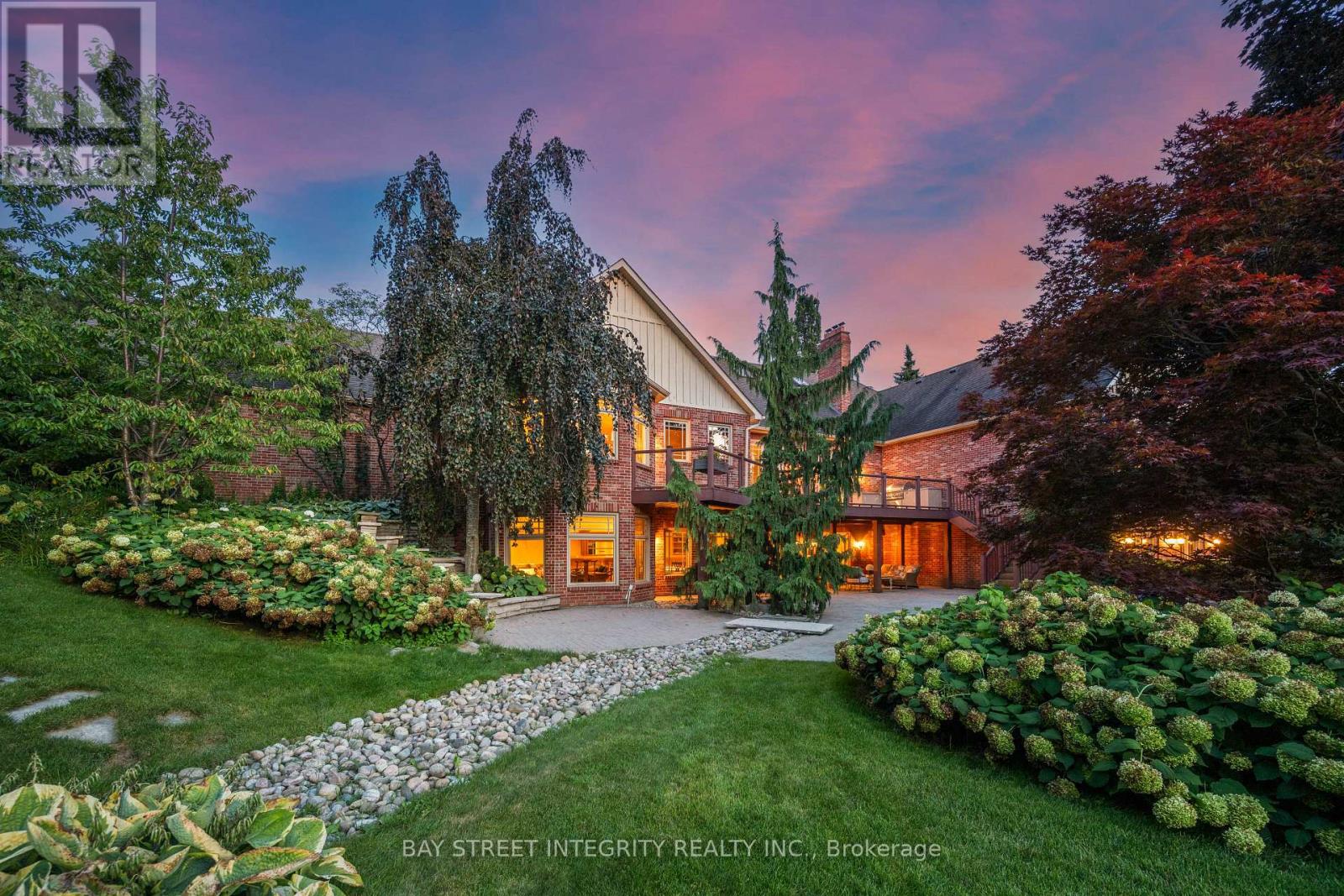 12 ALM COURT - 5