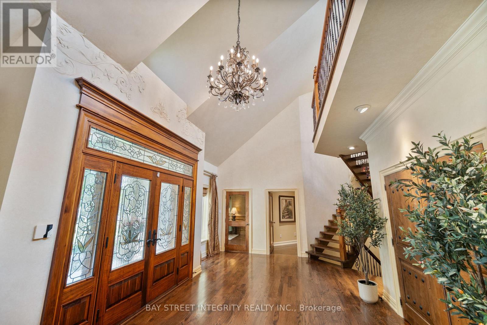 12 ALM COURT - 7