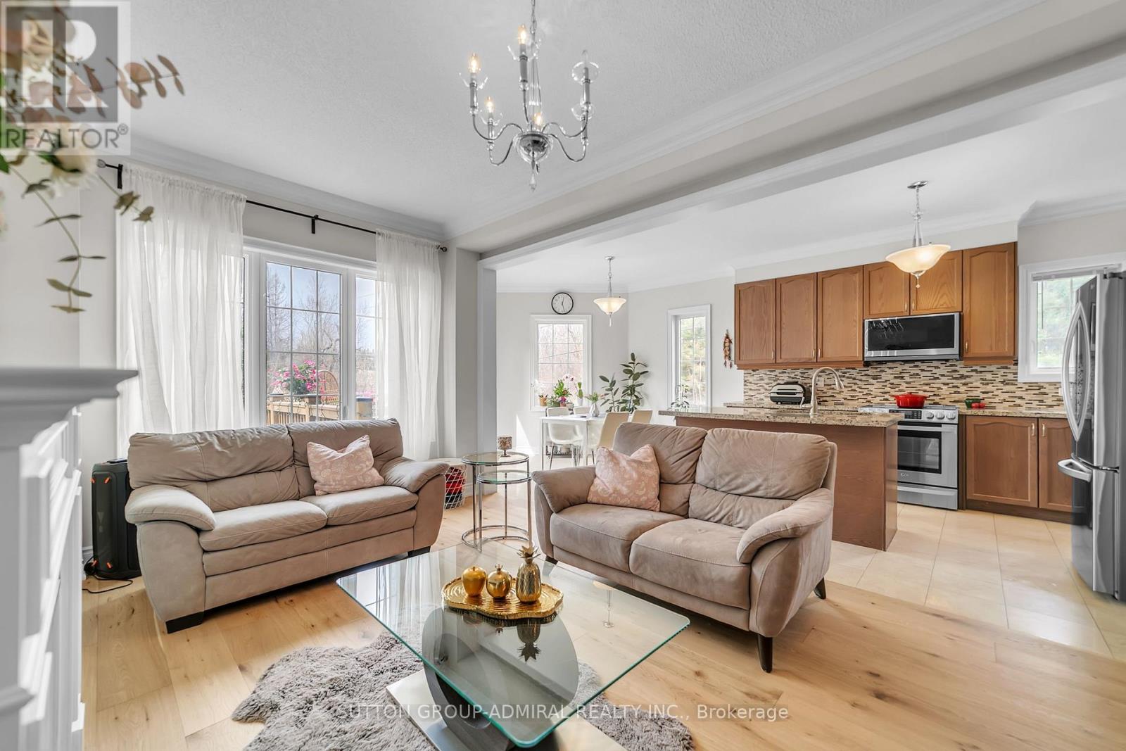 7 GAMBLE GLEN CRESCENT - 8