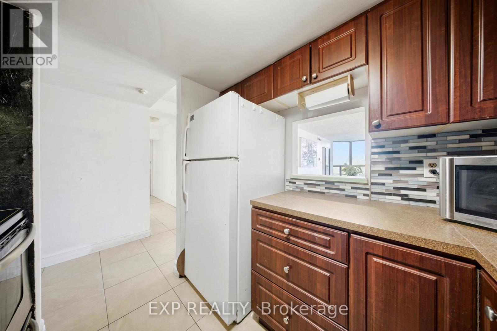 #202 25 AGNES STREET - 13