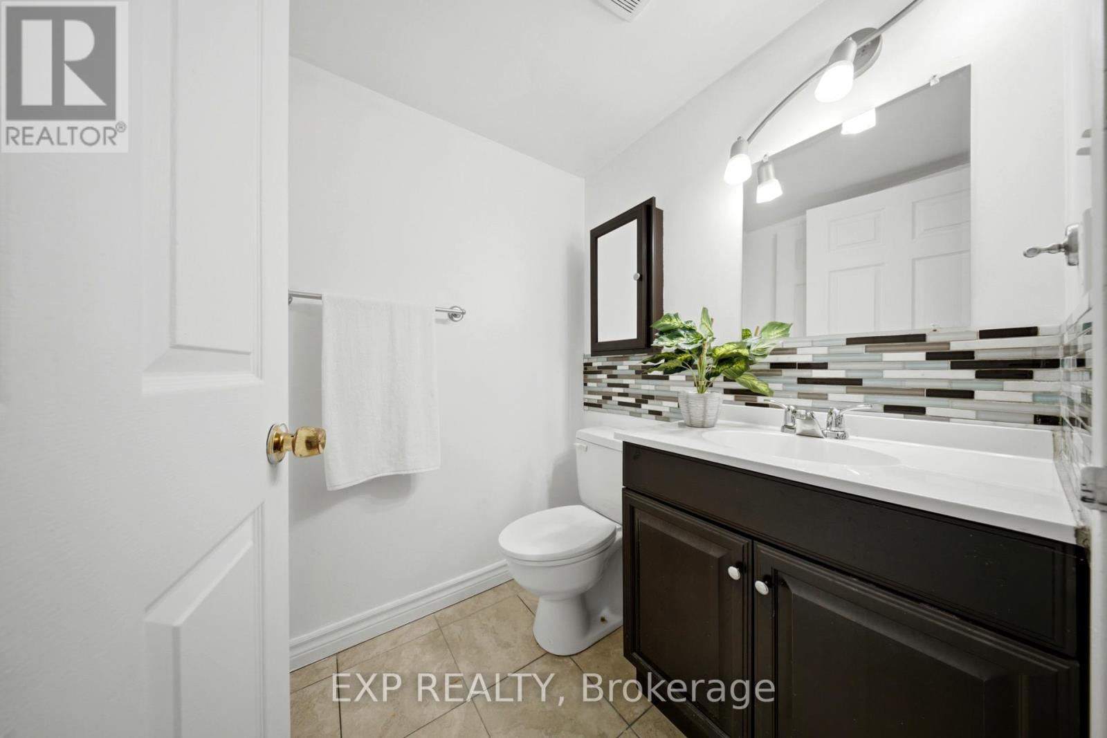 #202 25 AGNES STREET - 24