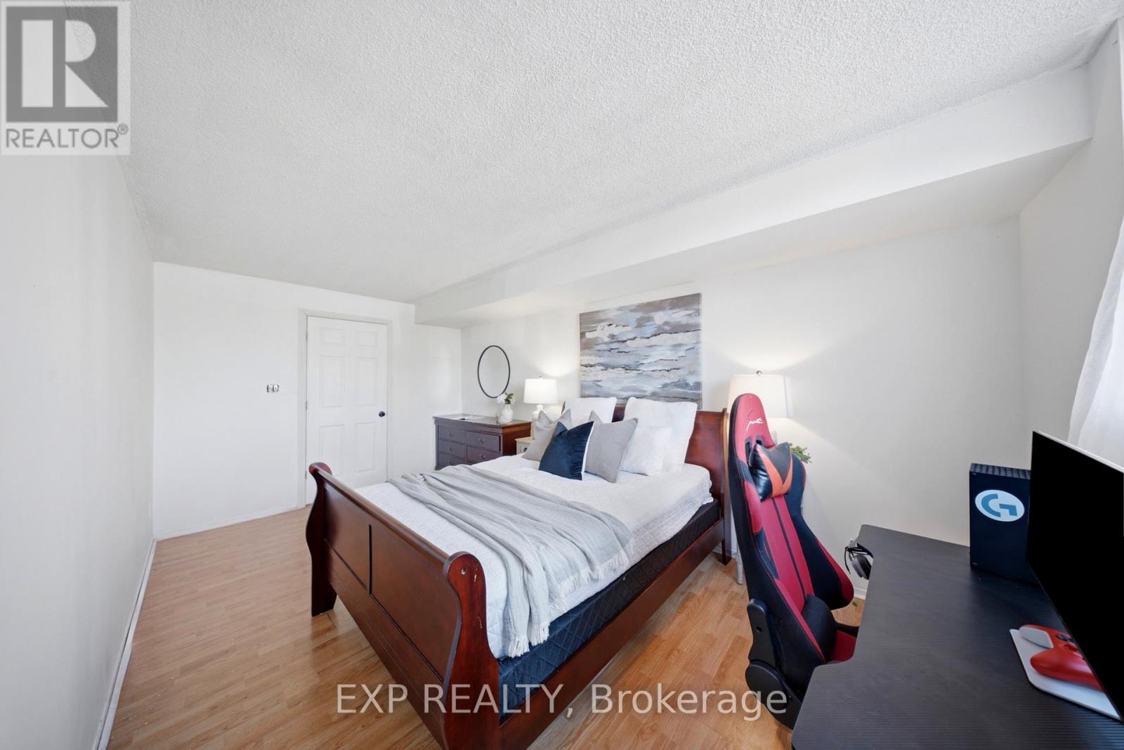 #202 25 AGNES STREET - 27