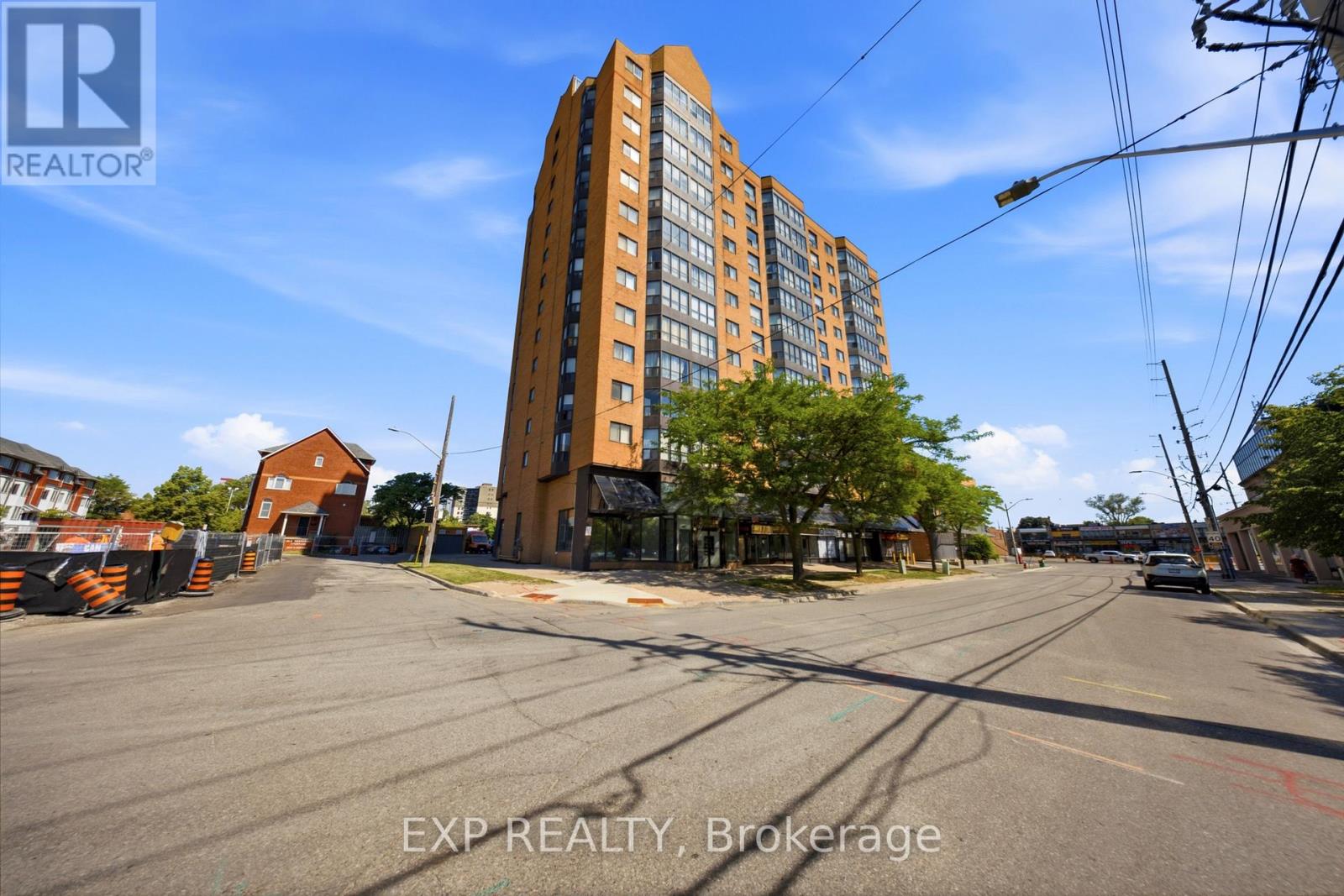 #202 25 AGNES STREET - 5