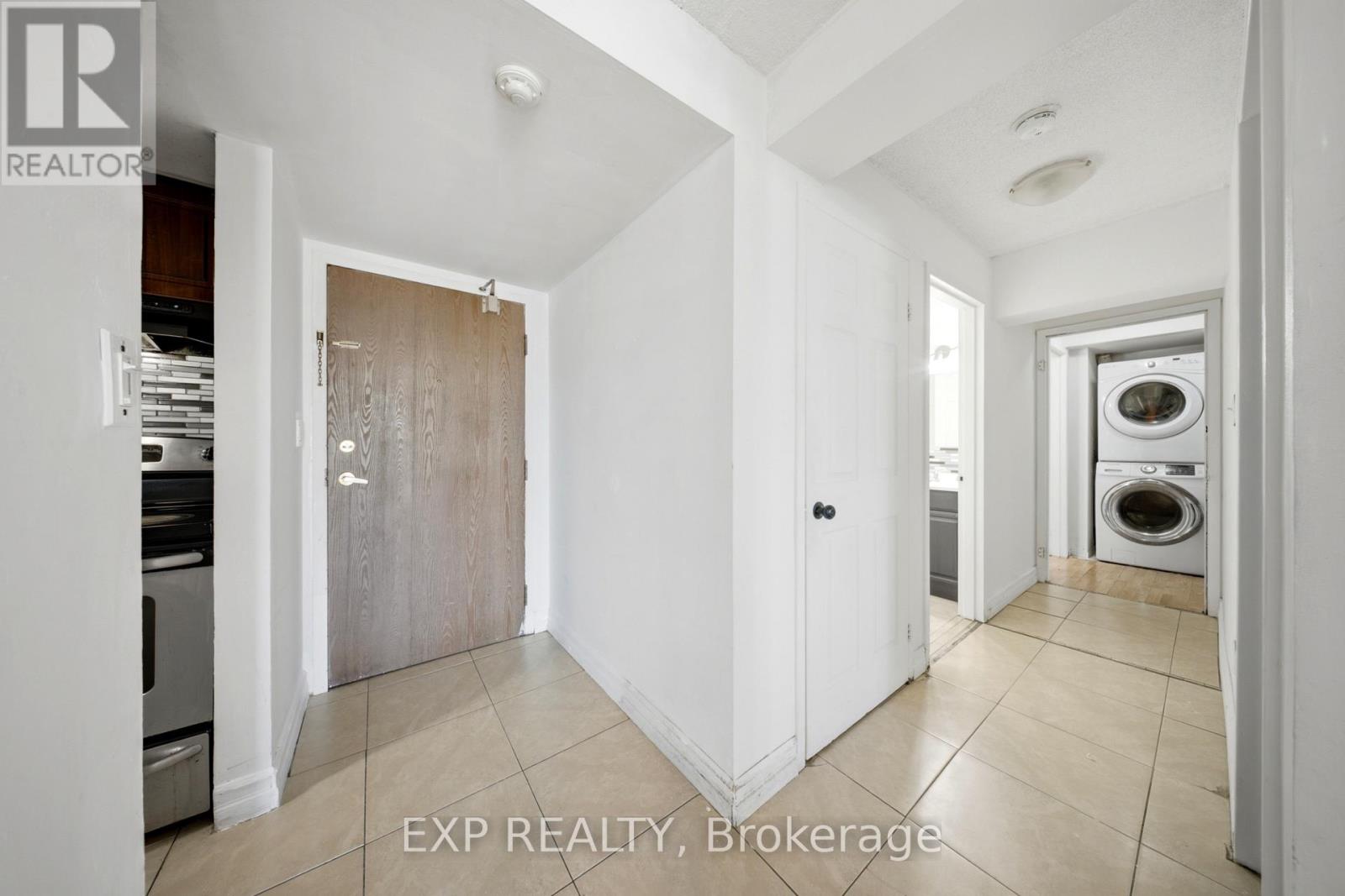 #202 25 AGNES STREET - 9