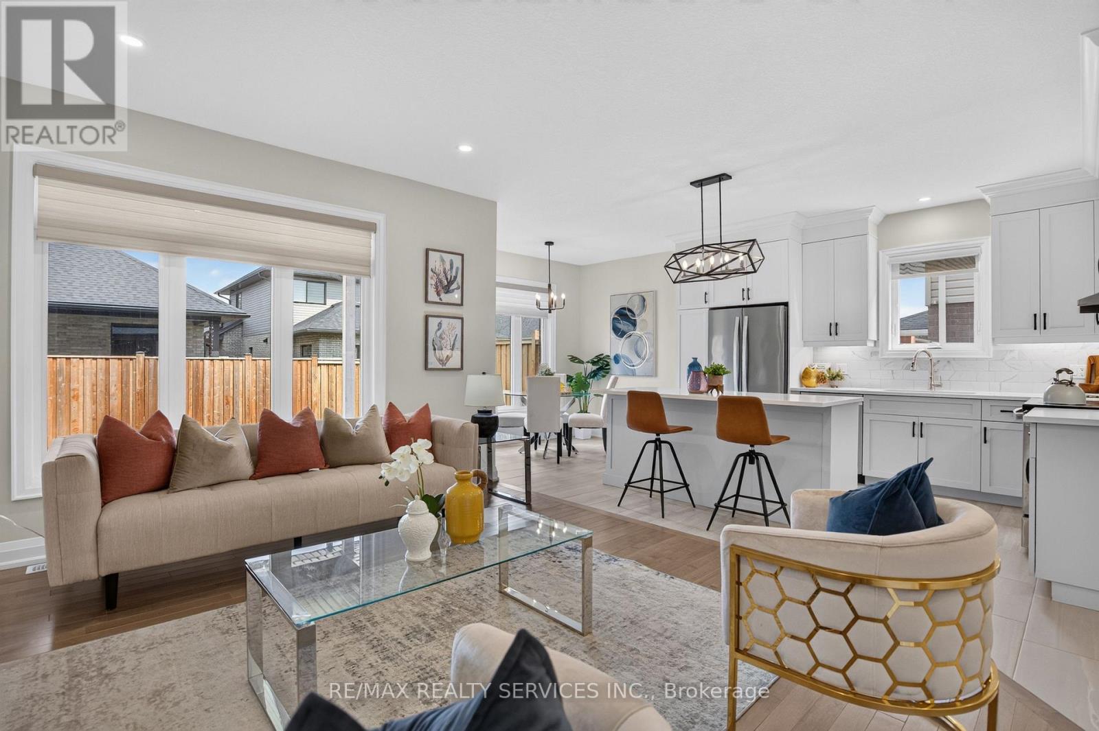 138 WOODBERRY CRESCENT - 19