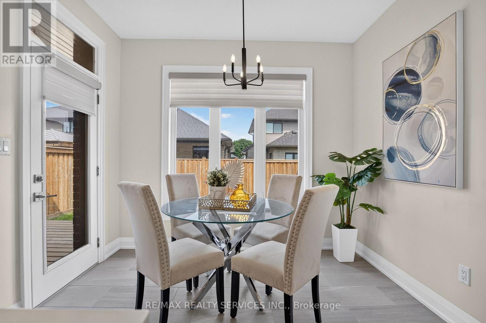 138 WOODBERRY CRESCENT - 25