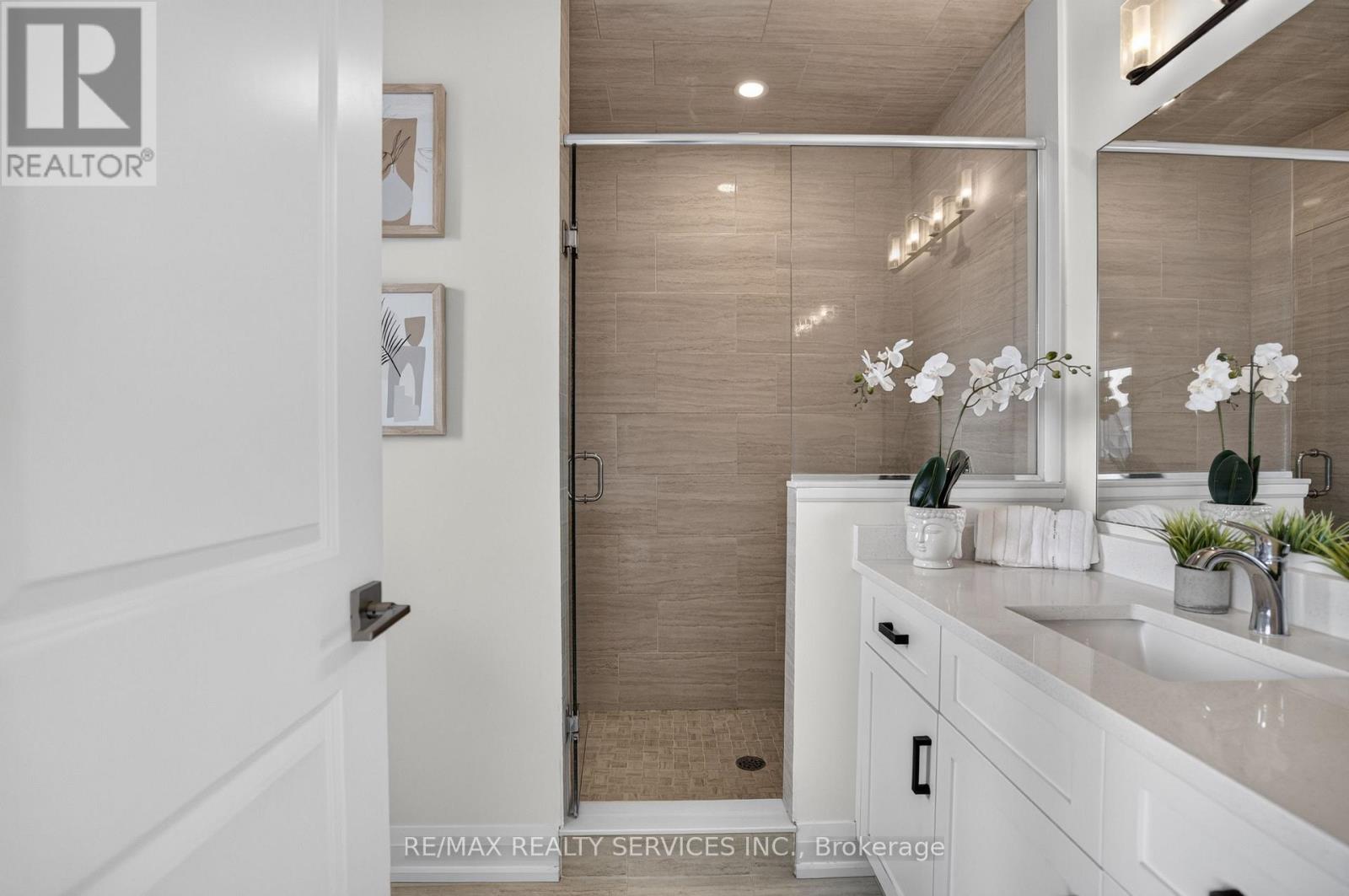 138 WOODBERRY CRESCENT - 34