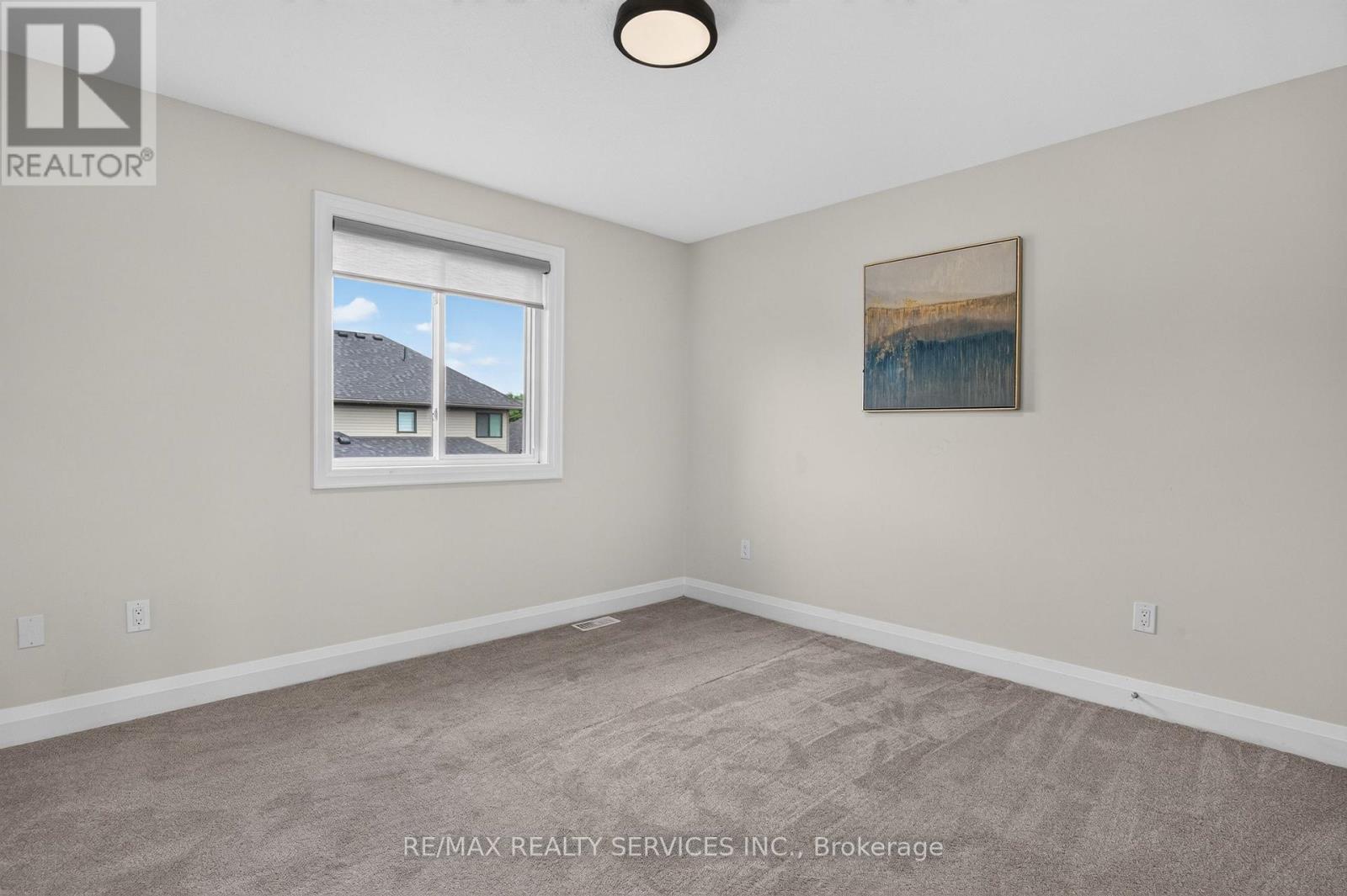 138 WOODBERRY CRESCENT - 37
