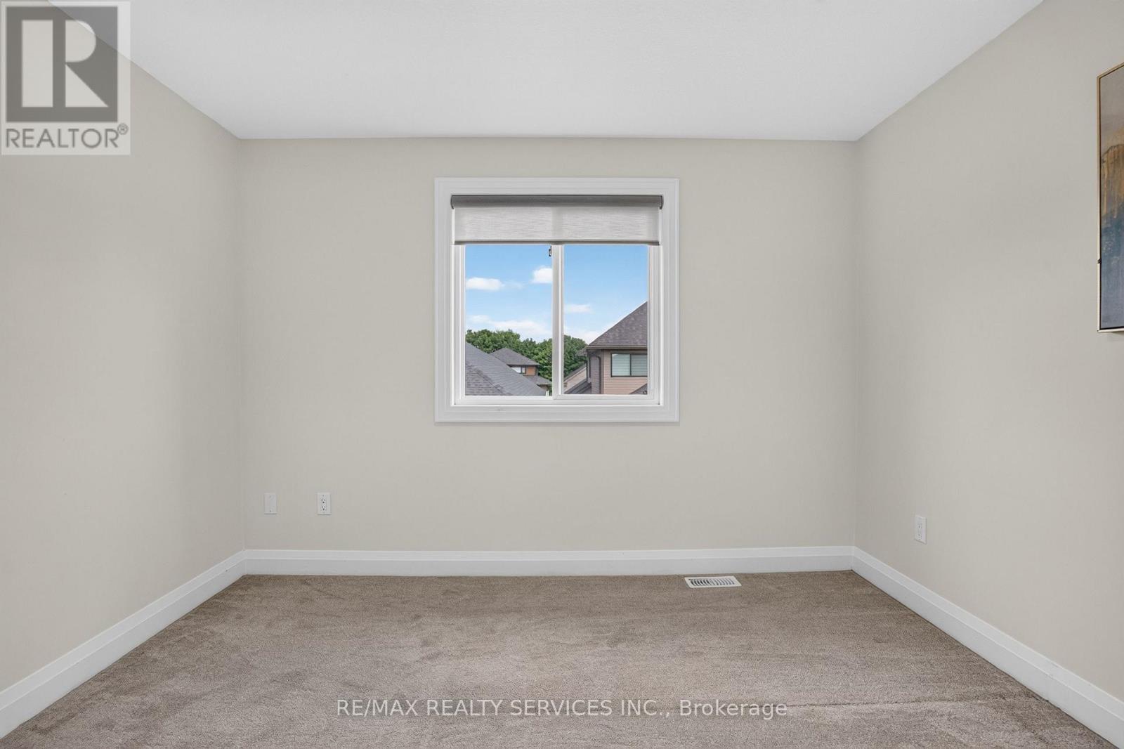 138 WOODBERRY CRESCENT - 38