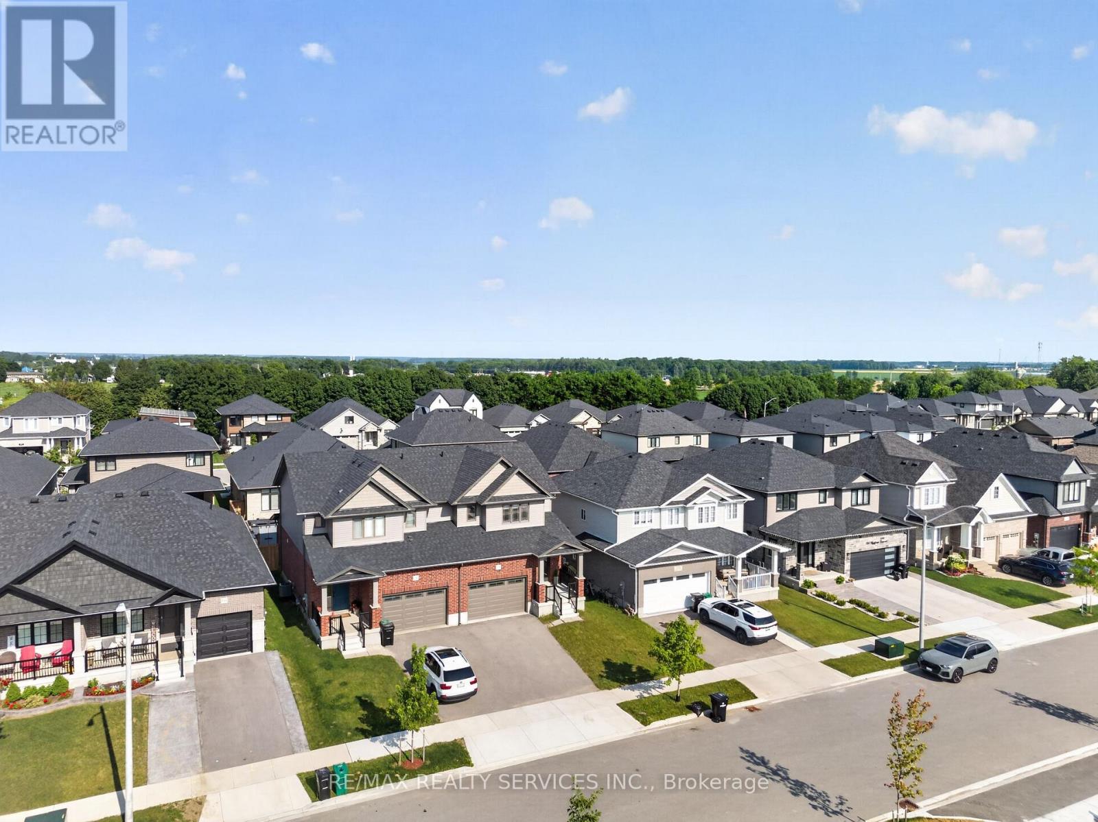 138 WOODBERRY CRESCENT - 4
