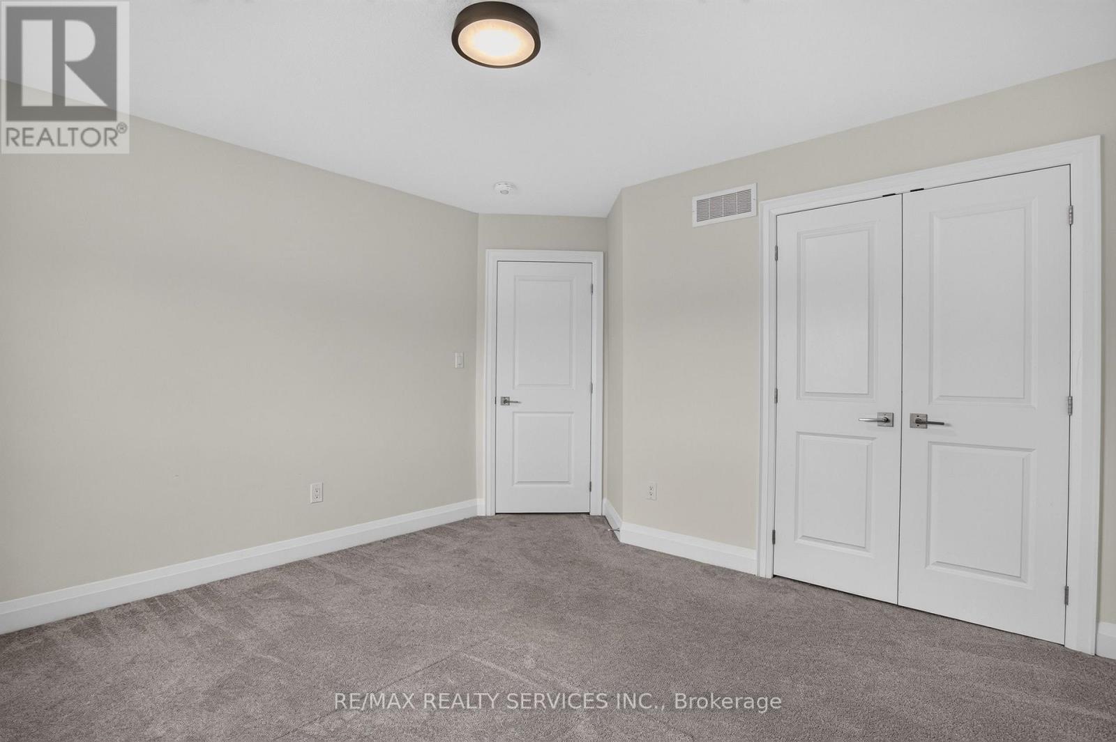 138 WOODBERRY CRESCENT - 40