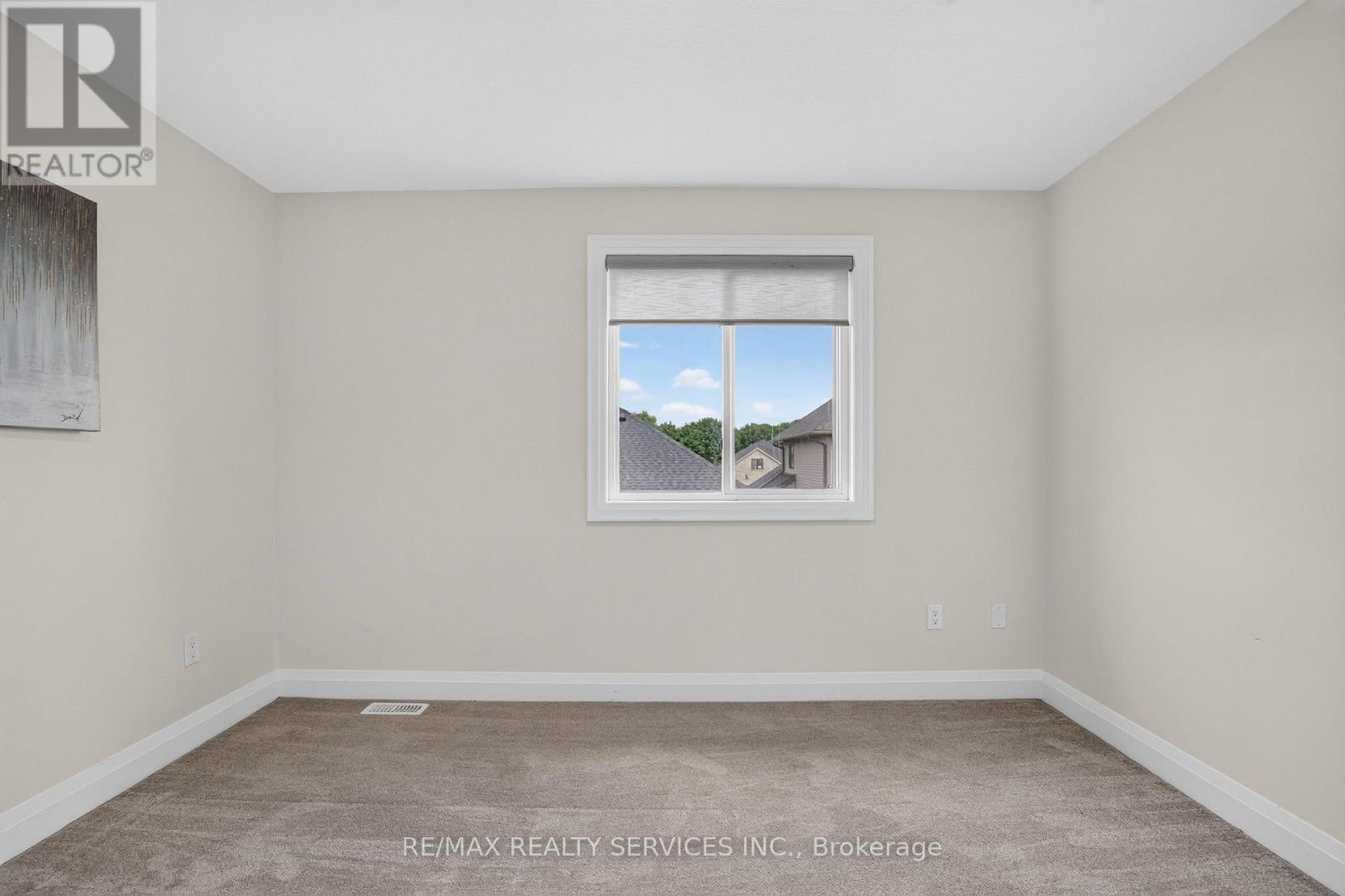 138 WOODBERRY CRESCENT - 43
