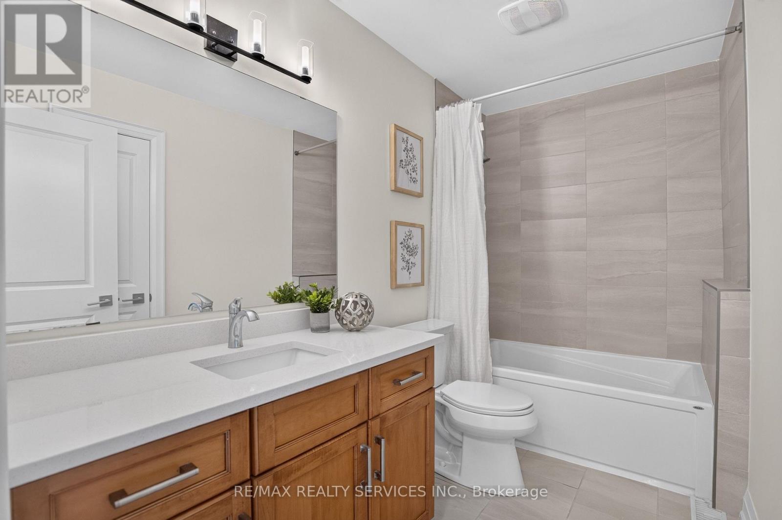 138 WOODBERRY CRESCENT - 44