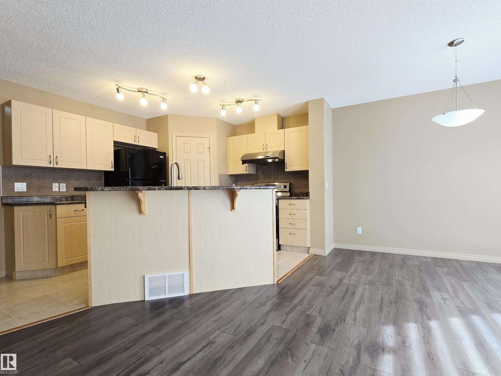 #60 1128 156 ST NW - 7