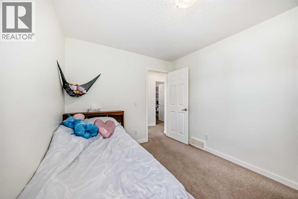 33 Redstone Drive NE - 26