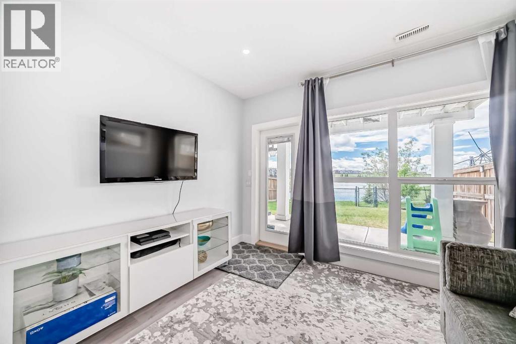 33 Redstone Drive NE - 33