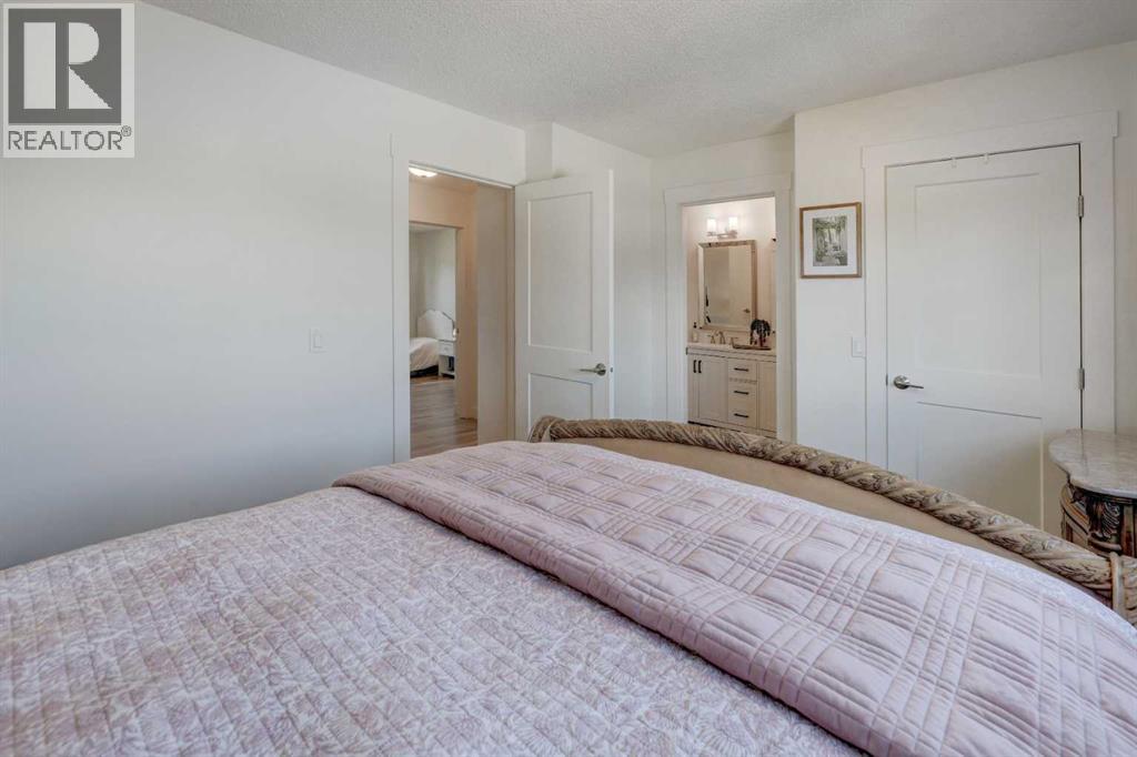8320 Centre Street NE - 15