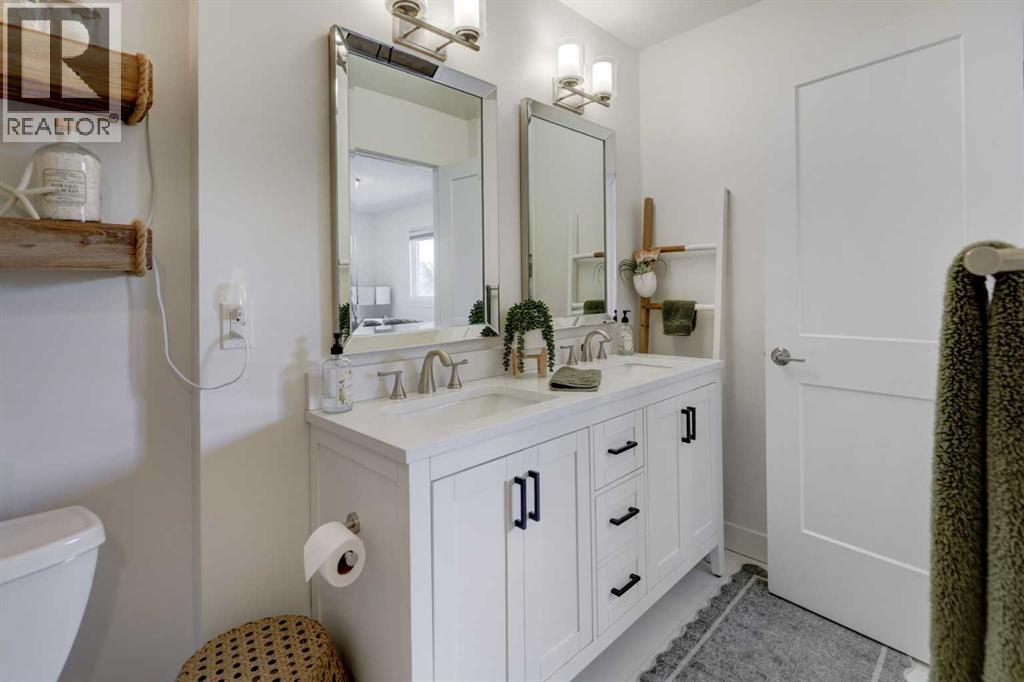 8320 Centre Street NE - 21