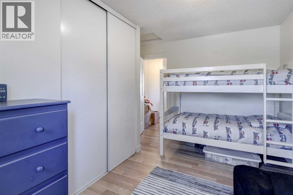8320 Centre Street NE - 17