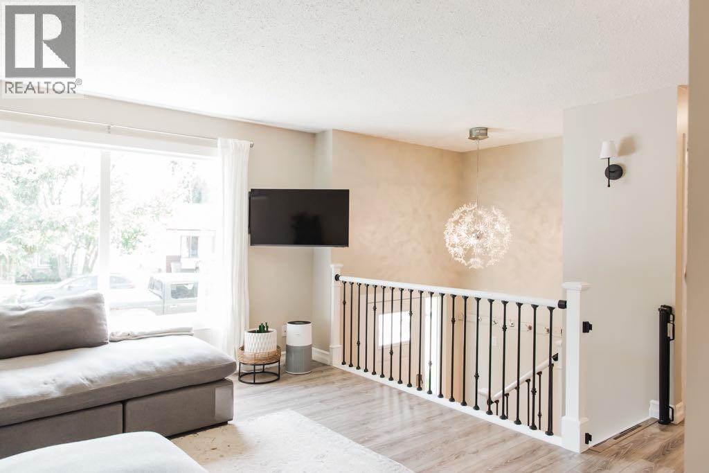 9422 64 Avenue - photo 5