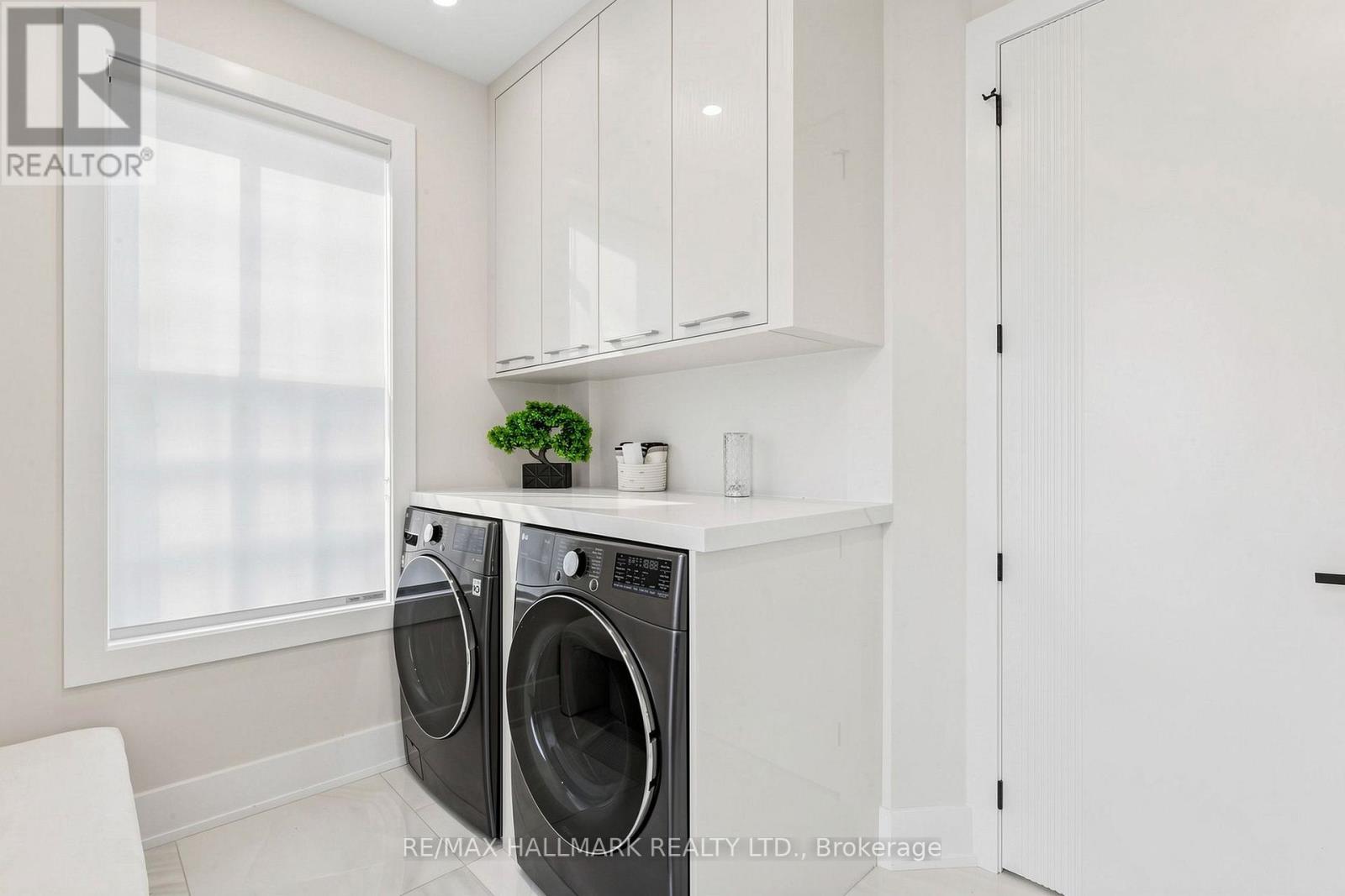 63 WILLETT CRESCENT - 15