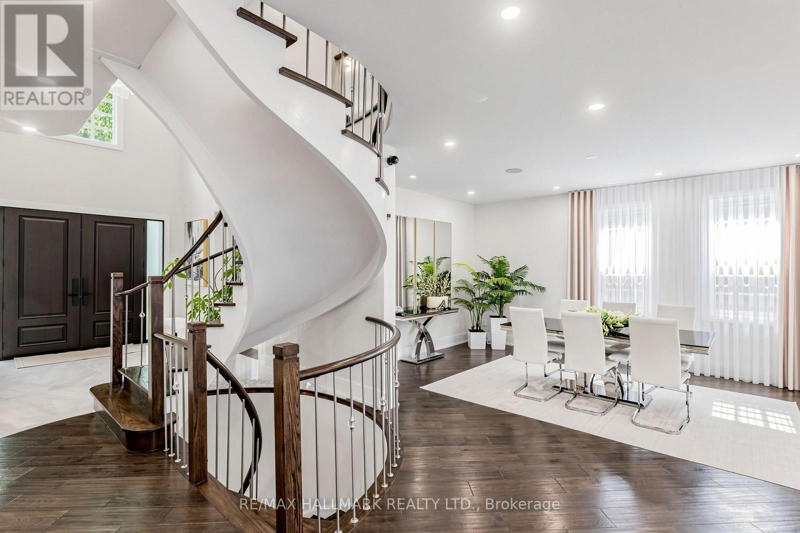 63 WILLETT CRESCENT - 16