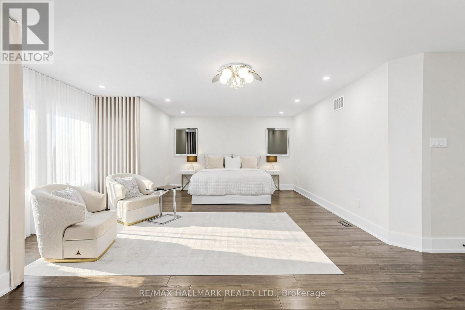 63 WILLETT CRESCENT - 18