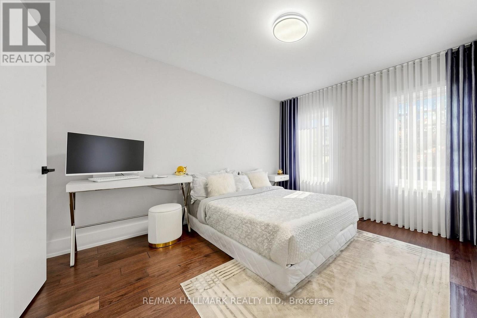 63 WILLETT CRESCENT - 25