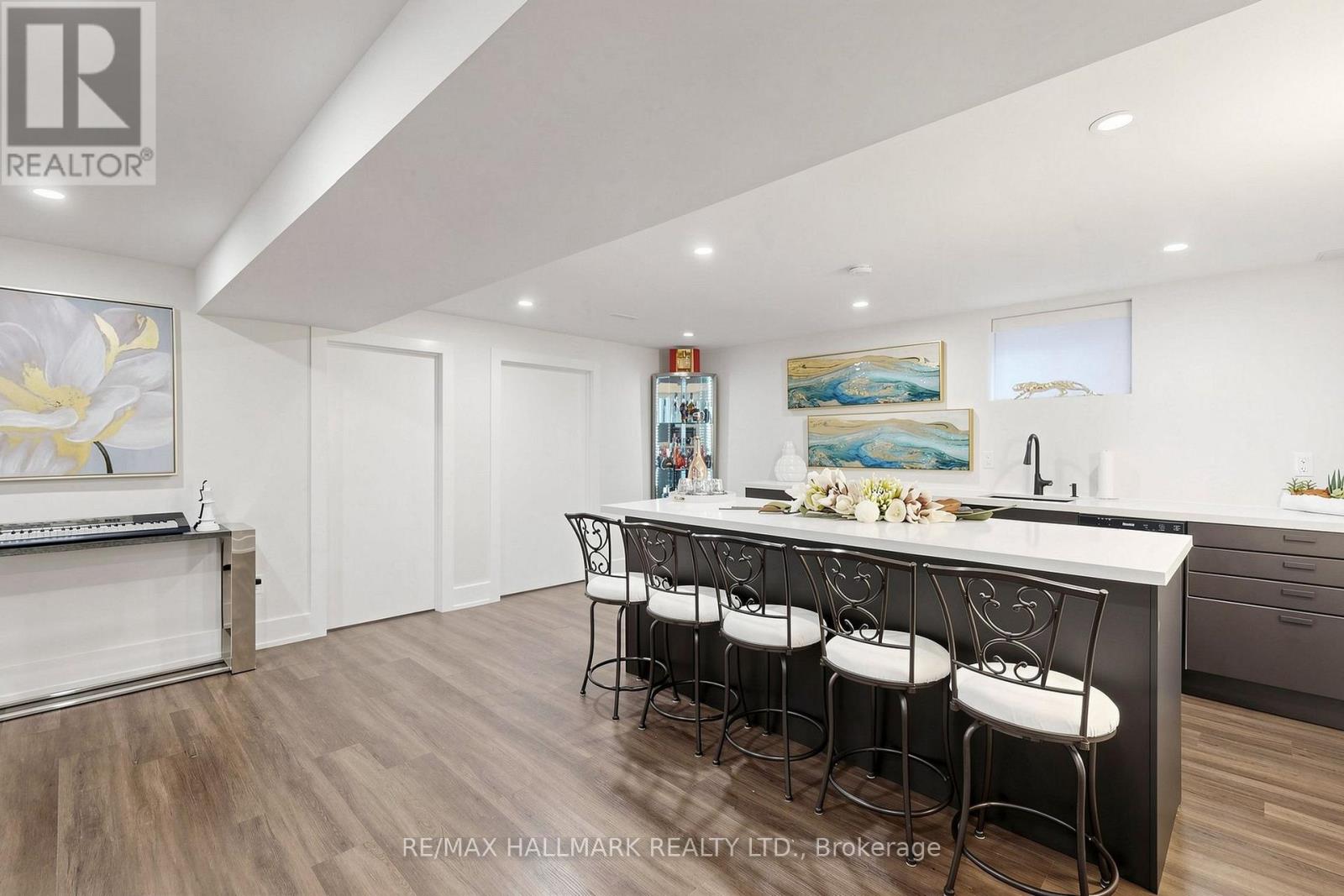 63 WILLETT CRESCENT - 31