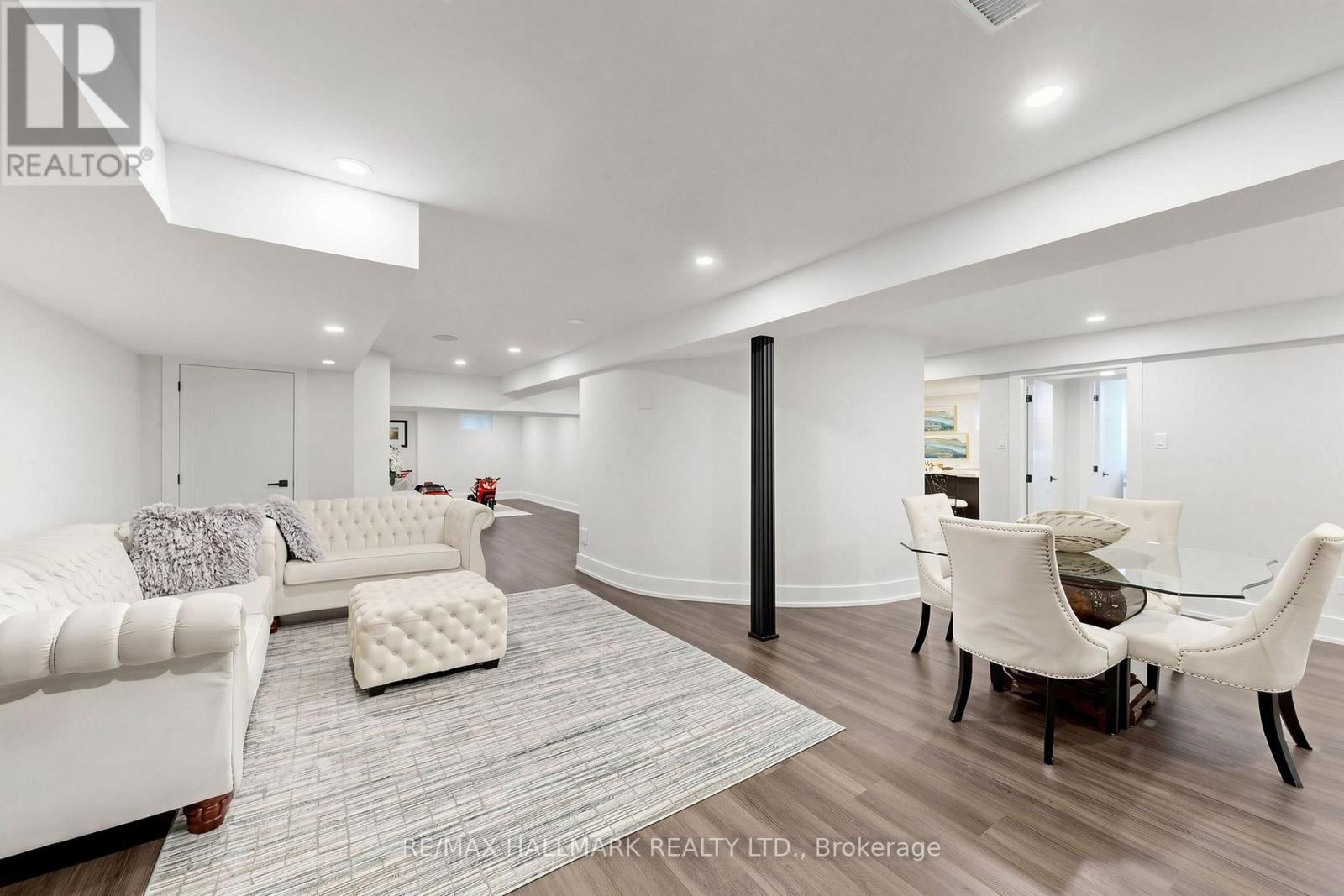 63 WILLETT CRESCENT - 33