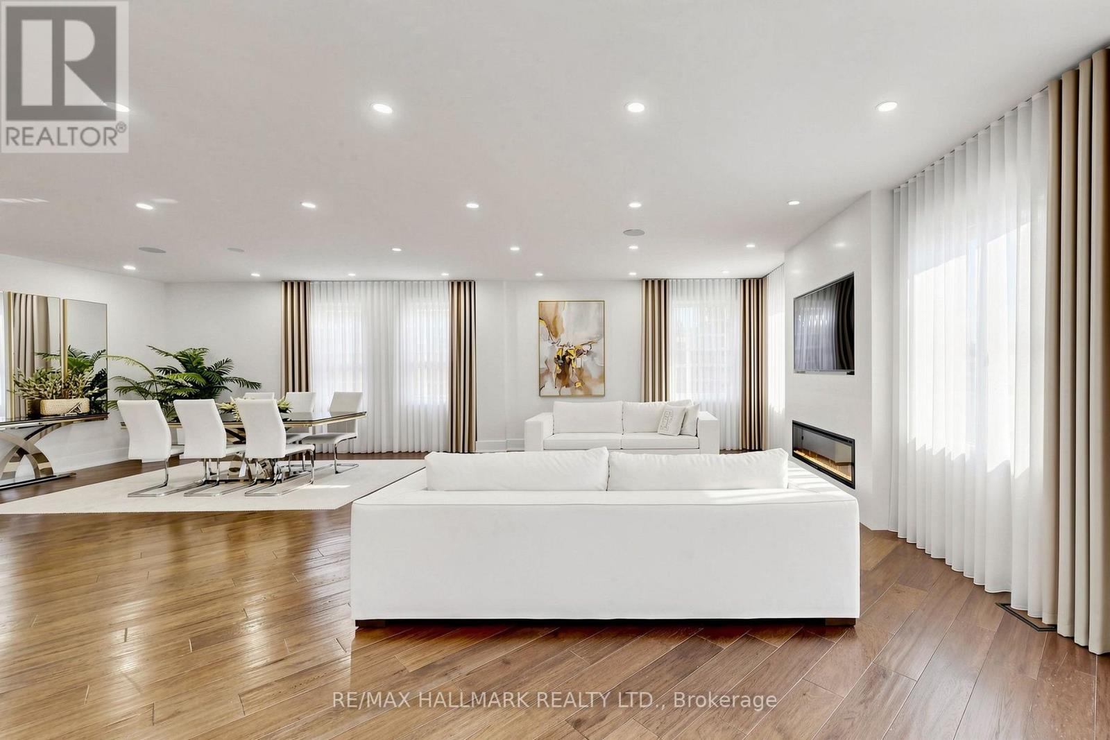 63 WILLETT CRESCENT - 4